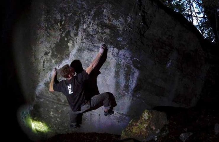 Kevin Heiniger climbs Kryptos in Balsthal