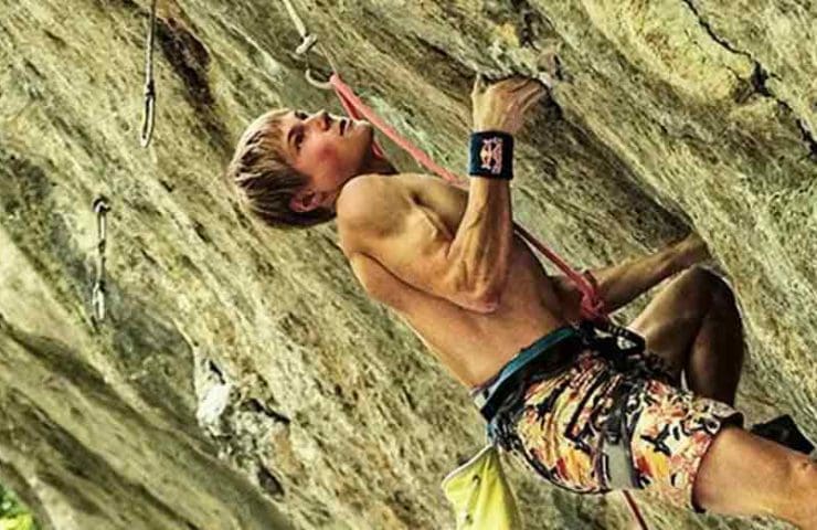 Alex Megos climbs Ravage and two 8c / + in one day