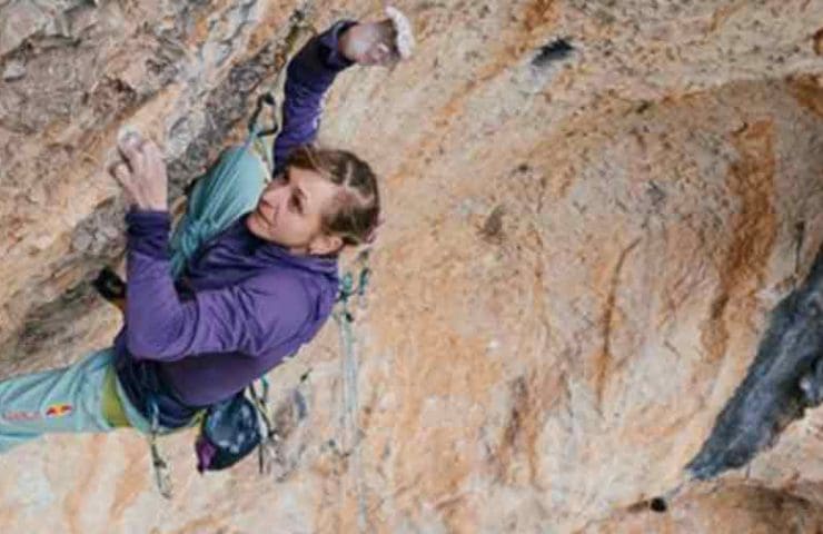 Rekord: Angela Eiter klettert als erste Frau eine 9b