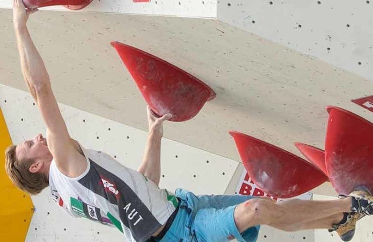 Jernej Kruder and Tomoa Narasaki win the Boulder qualification at the World Championships