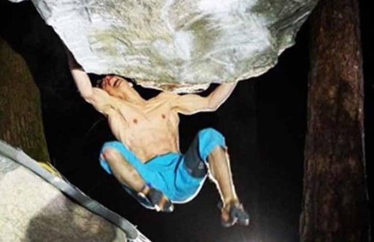 Martin Keller commits the 8c boulder The Story of Two Worlds