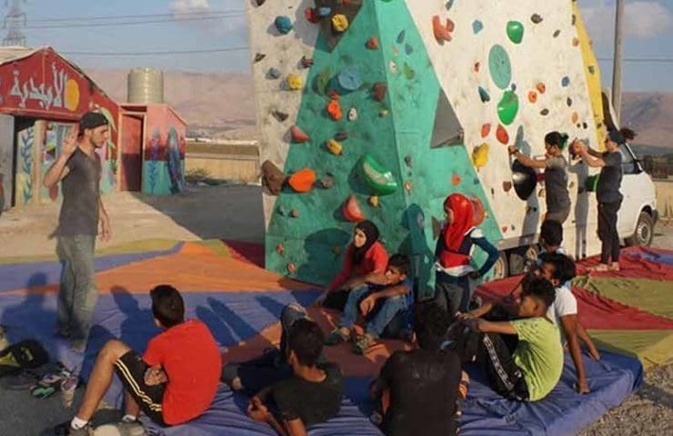 Mobile Kletterwand für Flüchtlinge im Libanon