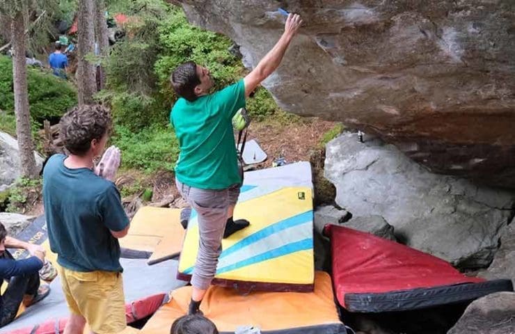 Here is cleaning, bouldering and celebrated: Magic Wood Clean Up Day 2019