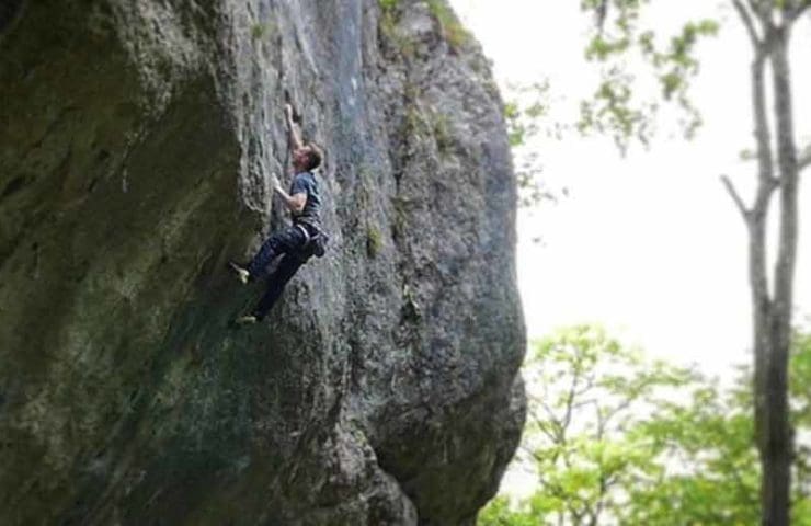 Kevin Heiniger gets an inspection of the historical route Ravage (8b + / 8c)