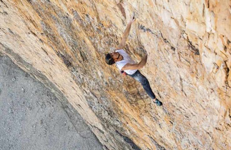Dani Arnold sets speed record in the Comici-Dimai-Route at the big pinnacle