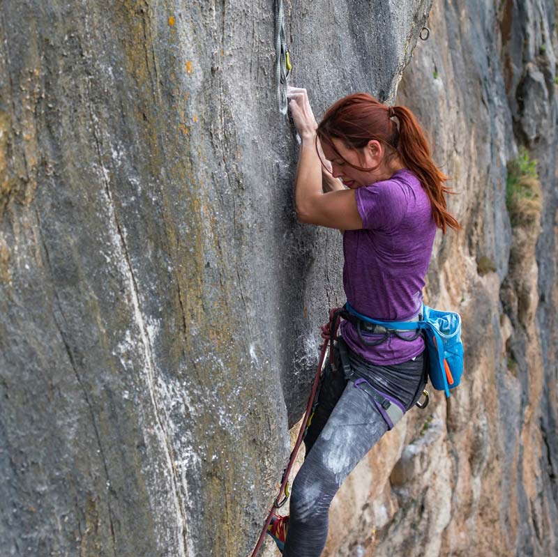 bevæge sig Bekræftelse Amfibiekøretøjer Emma Twyford is the first British woman to climb a 9a route with Big Bang -  Lacrux climbing magazine