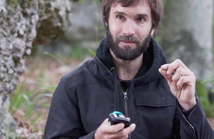 Pro tip from Chris Sharma: That's how you can dynamically secure with the Grigri