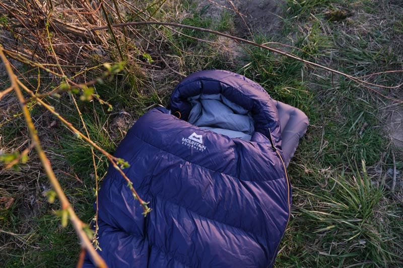 Los mejores sacos de dormir para las noches frías de otoño e invierno