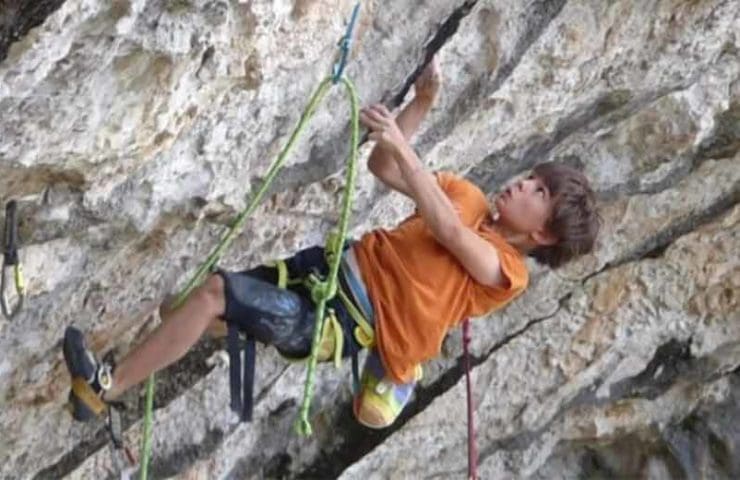 Rekord: Théo Blass klettert 8c-Route Souvenirs du pic im Alter von 10 Jahren