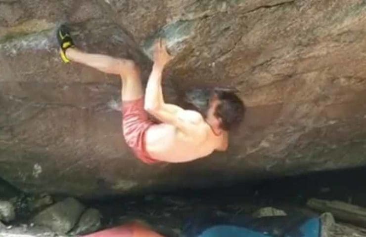 Adam Ondra flasht 8b-Boulder und mehr