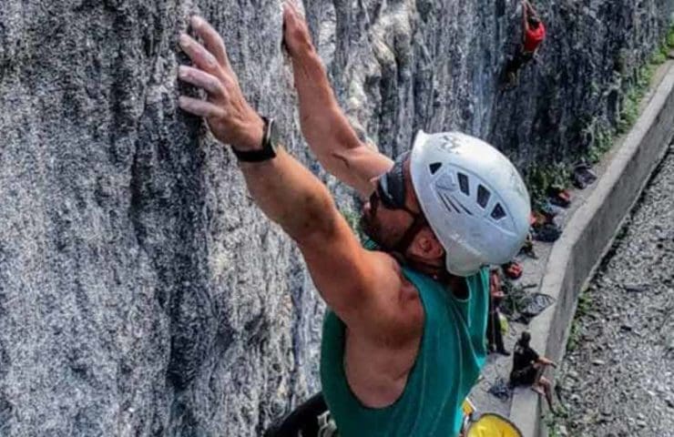 El escalador ciego Javier Aguilar marca la ruta 7c