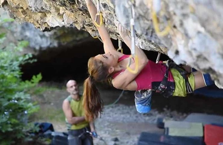 Video: Laura Rogora climbs Ali Hulk Extension Total Sit Start (9b)