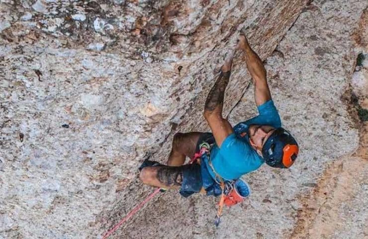 Edu Marin climbs Arco Iris (8c +) - one of the most difficult multi-pitch routes in Europe