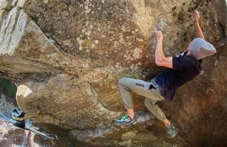 Vadim Timonov abre la roca más dura de Rusia: Low Priora (8c / +)