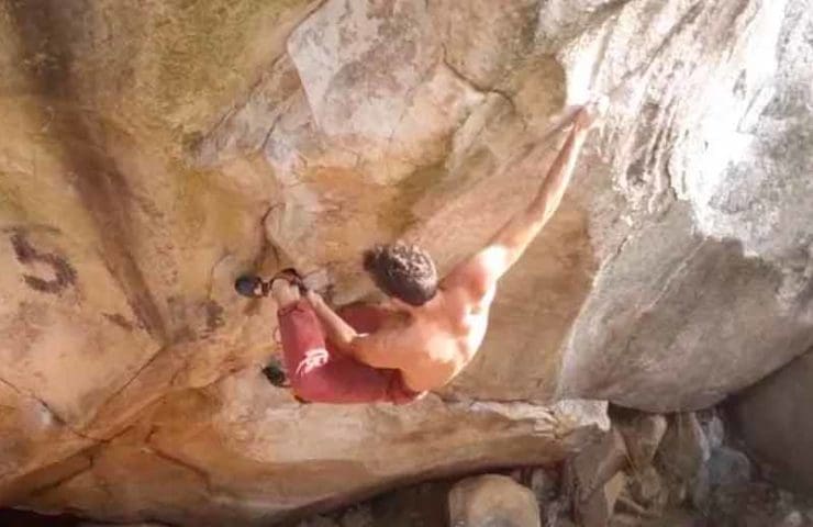Video: Nico Pelorson climbing No Kpote Only
