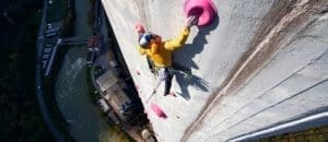 Janja Garnbret & Domen Skofic klettern den höchsten Schornstein Europas