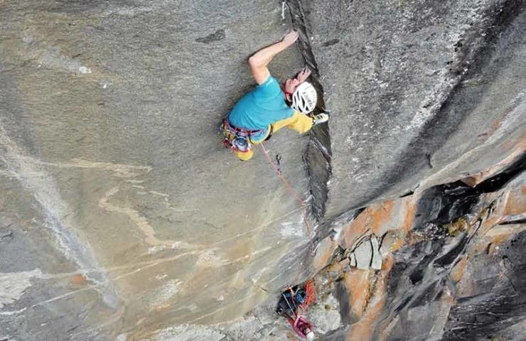MSL first ascent in Val Bavona: Alexandra Schweikart and Christopher Igel climb Space Force (8a +)