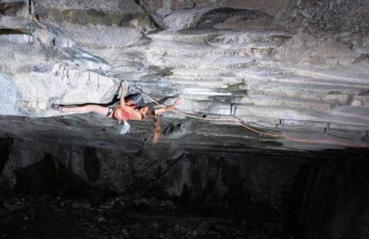 Eva Hammelmüller climbs underground (8c + / 9a)