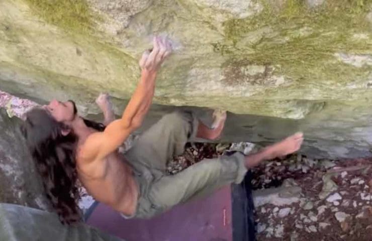 This video shows the first barefoot ascent of the 8c boulder La source