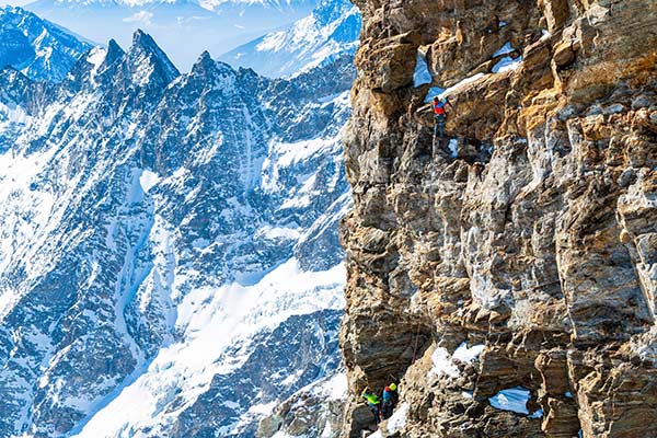 Trío de alpinistas italianos triunfa en la cara sur del Matterhorn