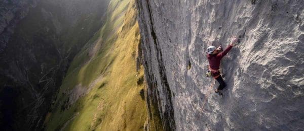 Michi Wohlleben klettert eine der schwierigsten Mehrseillängenrouten der Schweiz: Bodhichitta