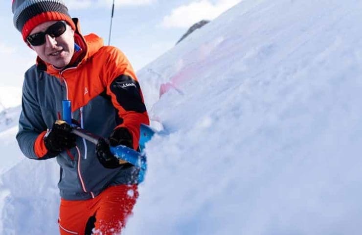Baechli mountain sports avalanche transceiver set