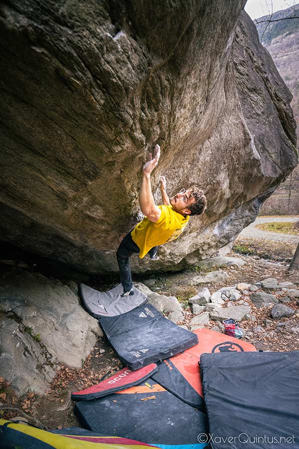 With Ephyra (8C+) and From Dirt Grows the Flowers (8C), Yannick Flohé repeats two tough Ticino classics in one day. Image: Xaver Quintus | xaverquintus.net