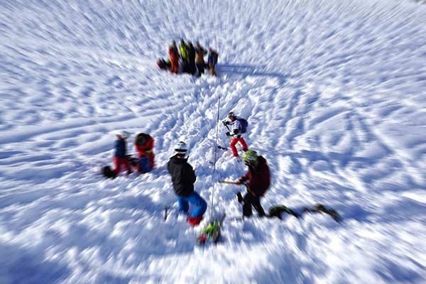 Búsqueda frenética de víctimas: formación de avalanchas en el Kaunertal. Imagen: Alpenverein/Monika Melcher