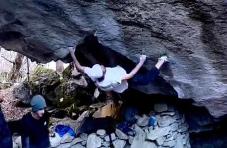 Double success for Giuliano Cameroni: Bouldered 8B+ twice in one day