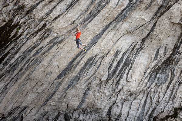 Jakob Schubert: "J'ai hâte de venir ici plus longtemps et d'essayer de l'escalader en un seul morceau." Image: Photos d'Alpsolut