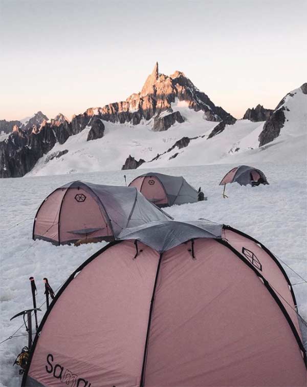 In Annecy entwickelt, in Chamonix getestet, in den Bergen der Welt im Einsatz: Highend-Zelte von Samaya.