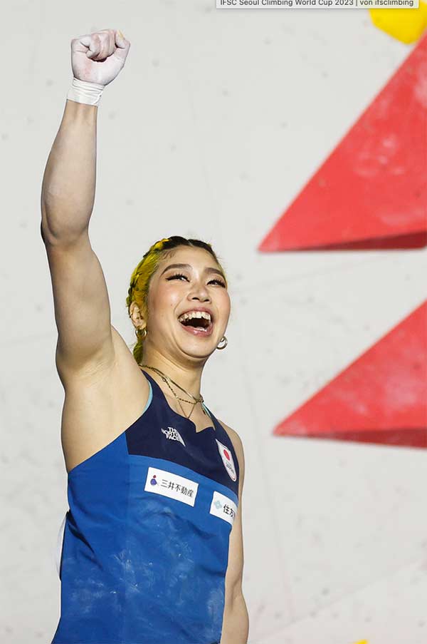 Erste Goldmedaille nach fünf Jahren: Miho Nonaka freut sich über ihren Sieg in Seoul. Bild: Dimitris Tosidis/IFSC