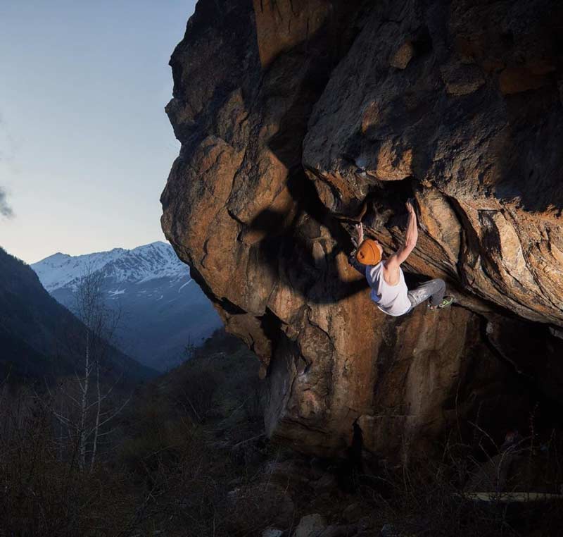 Vadim Timonov on the first ascent of Backflip sit in the Djan Tugan bouldering area. (Photo: Stepan Chaporov)