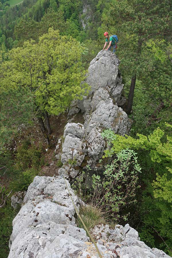 La cresta ovest dell'Holzfluh, alta 734 metri, è una breve cresta sopra Balsthal, perfetta per esercitarsi. Immagine: Topo.Verlag