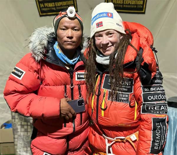 Nouveau record du monde : En 92 jours, le guide de montagne népalais Tenjin Sherpa et la Norvégienne Kristin Harila ont gravi les 14 huit mille du monde. Image: Gabriel Tarso
