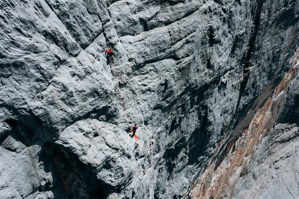 Beim Vertical Jungfrau Marathon gilt es insgesamt 23 Seillängen mit Schwierigkeiten bis 7a zu bewältigen. Bild: Tim Marcour / Red Bull Content Pool