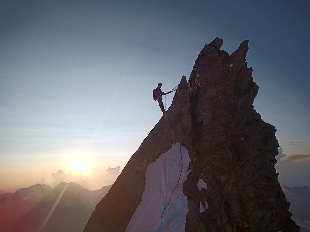 Perfektes Wetter bei der Besteigung der Lenzspitze über den Ostgrat. Bild: David Wittwer