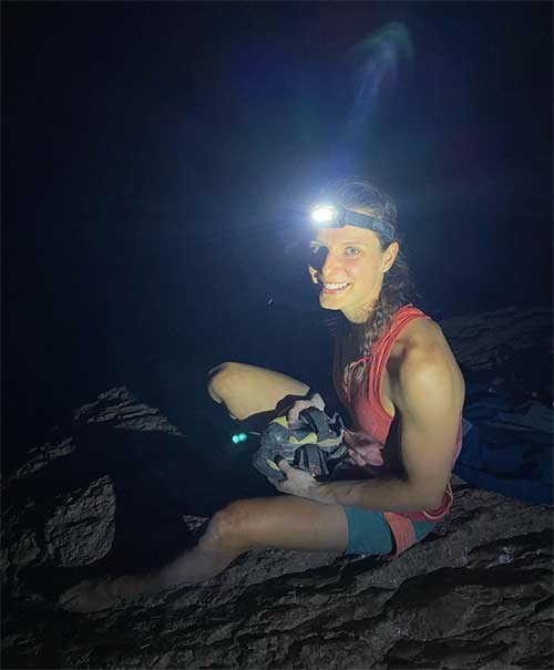 Cosi se Arete (9a) for the second: Anak Verhoeven prepares for her ascension in complete darkness.