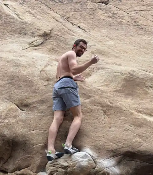 Will Bosi knackt mit Sleepwalker und Return of the Sleepwalker innerhalb eines Klettertrips zwei der härtesten Boulder der Vereinigten Staaten. Bild: Teresa Coimbra