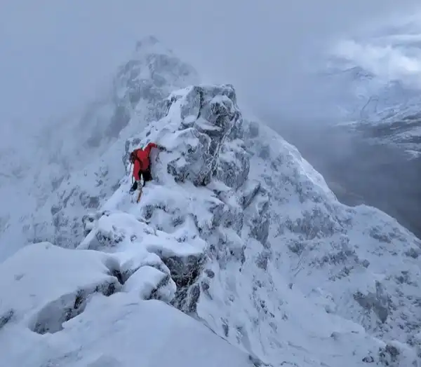 Anna Wells besteigt alle 282 schottischen Berge im Winter