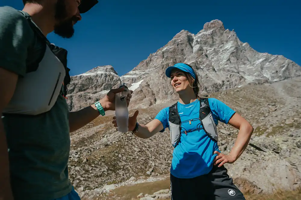 Ausdauer, Konzentrationsfähigkeit und Koordination: Es gibt zahlreiche Aspekte des Trailrunning, die Alpinistinnen und Alpinisten zugute kommen. Bild: Mammut