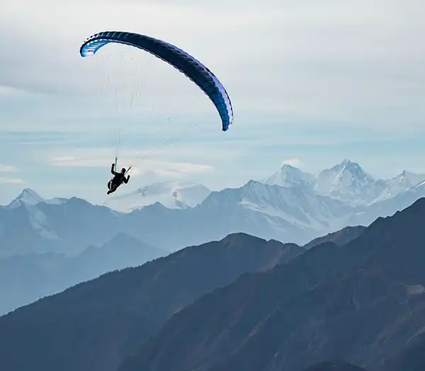 Bergsteigen-und-Gleitschirmfliegen-Infos-Risiken-Materialtipps