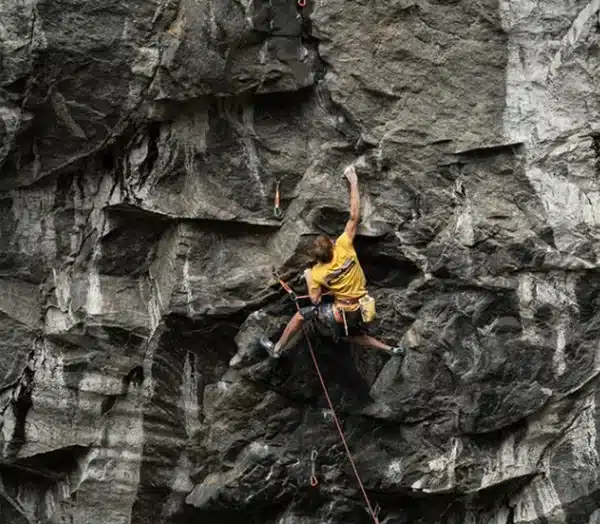 Wie schwer ist »Iron Curtain« 9a+(/b)? – Alex Megos sichert sich die zweite Wiederholung der Flatanger-Perle