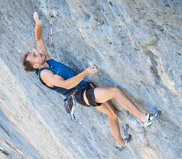 »Mein stolzester Klettermoment bisher« | Yannick Flohé tickt Ratstaman Vibrations (9b/+)