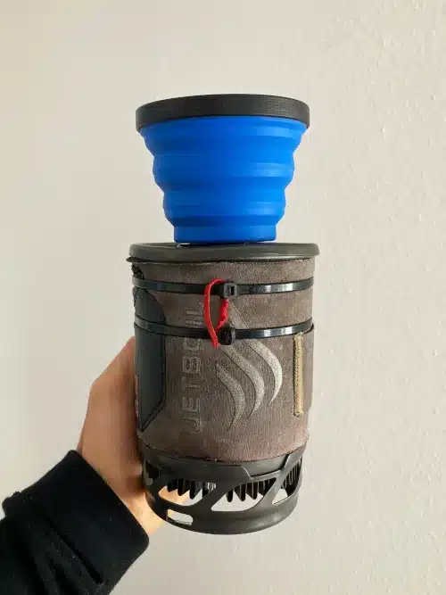 Jetboil mit Sea to Summit Faltbecher.