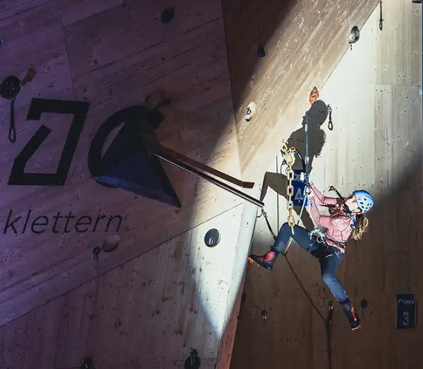 Saisonstart im Eisklettern: Continental Cup in Ostermundingen | Infos & Livestream